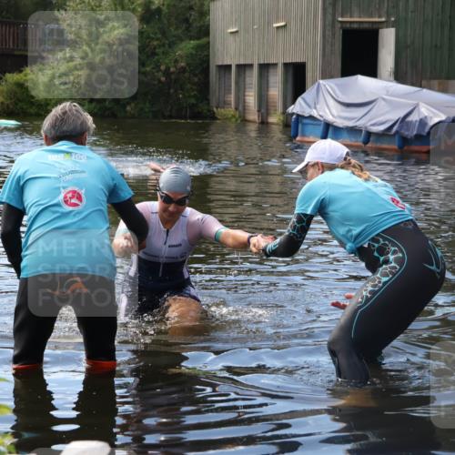 31.08.2025 - Elbe Triathlon Hamburg Luisa Fischer http://msf.ph/oto/8680209 31.08.2025 14:35:53 Schwimmen  meine-sportfotos.de