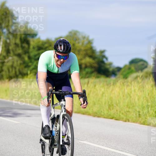 31.08.2025 - Elbe Triathlon Hamburg Michael Burmester http://msf.ph/oto/8680219 31.08.2025 10:42:23 Radfahren 992, 993, 1008, 1323 meine-sportfotos.de