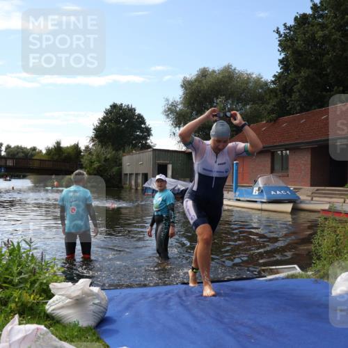 31.08.2025 - Elbe Triathlon Hamburg Luisa Fischer http://msf.ph/oto/8680225 31.08.2025 14:35:56 Schwimmen  meine-sportfotos.de