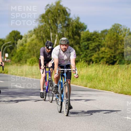 31.08.2025 - Elbe Triathlon Hamburg Michael Burmester http://msf.ph/oto/8680241 31.08.2025 10:42:30 Radfahren 954, 973, 1008, 1026, 1055, 1160, 1303, 1321, 1323 meine-sportfotos.de