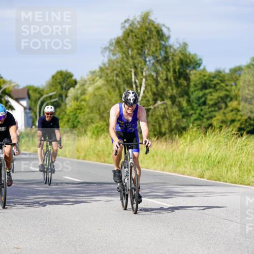 31.08.2025 - Elbe Triathlon Hamburg Michael Burmester http://msf.ph/oto/8680255 31.08.2025 10:42:33 Radfahren 954, 966, 973, 1008, 1026, 1055, 1105, 1160, 1303, 1321 meine-sportfotos.de