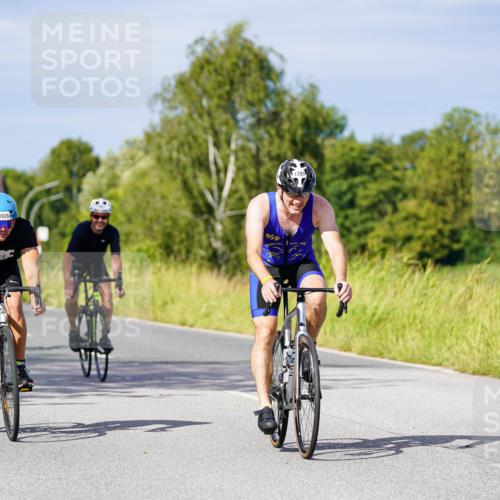31.08.2025 - Elbe Triathlon Hamburg Michael Burmester http://msf.ph/oto/8680258 31.08.2025 10:42:34 Radfahren 863, 954, 966, 973, 1026, 1055, 1105, 1160, 1303, 1321 meine-sportfotos.de