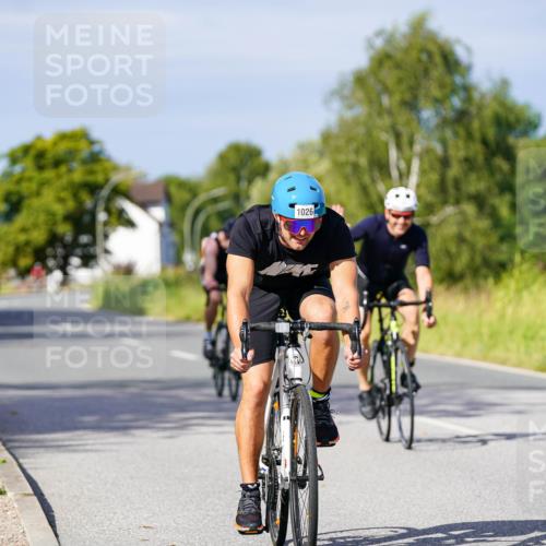 31.08.2025 - Elbe Triathlon Hamburg Michael Burmester http://msf.ph/oto/8680262 31.08.2025 10:42:34 Radfahren 863, 954, 966, 973, 1026, 1055, 1105, 1160, 1303, 1321 meine-sportfotos.de