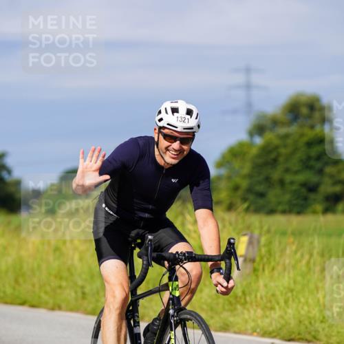 31.08.2025 - Elbe Triathlon Hamburg Michael Burmester http://msf.ph/oto/8680269 31.08.2025 10:42:36 Radfahren 863, 966, 1013, 1026, 1105, 1160, 1303, 1321 meine-sportfotos.de