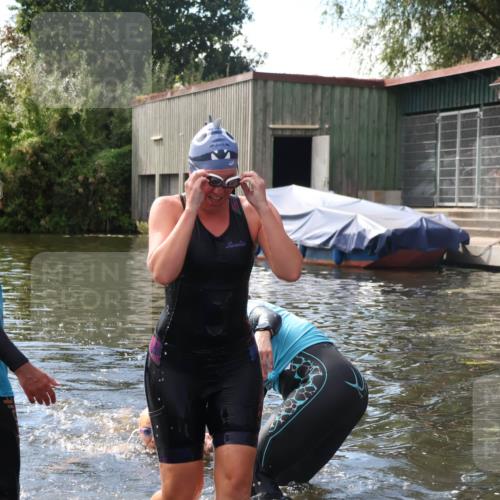 31.08.2025 - Elbe Triathlon Hamburg Luisa Fischer http://msf.ph/oto/8680273 31.08.2025 14:37:15 Schwimmen  meine-sportfotos.de