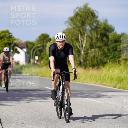 31.08.2025 - Elbe Triathlon Hamburg Michael Burmester http://msf.ph/oto/8680274 31.08.2025 10:42:38 Radfahren 863, 966, 1013, 1026, 1105, 1160, 1321 meine-sportfotos.de