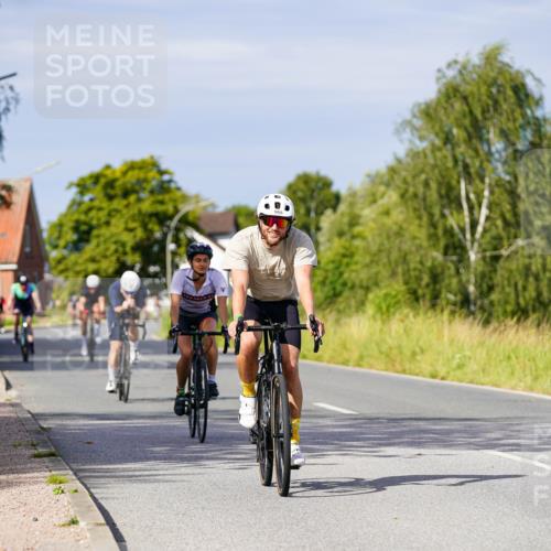 31.08.2025 - Elbe Triathlon Hamburg Michael Burmester http://msf.ph/oto/8680280 31.08.2025 10:42:39 Radfahren 863, 966, 1013, 1105, 1154, 1160 meine-sportfotos.de