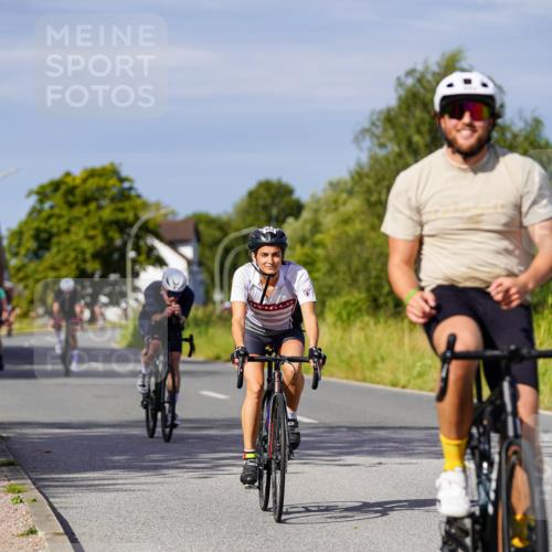 31.08.2025 - Elbe Triathlon Hamburg Michael Burmester http://msf.ph/oto/8680286 31.08.2025 10:42:40 Radfahren 863, 966, 1013, 1074, 1105, 1154 meine-sportfotos.de