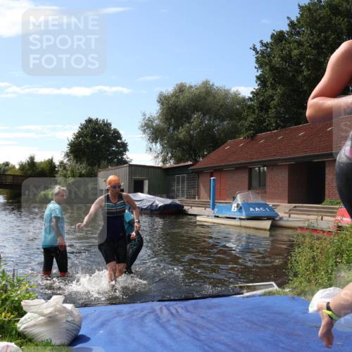 31.08.2025 - Elbe Triathlon Hamburg Luisa Fischer http://msf.ph/oto/8680287 31.08.2025 14:37:18 Schwimmen  meine-sportfotos.de