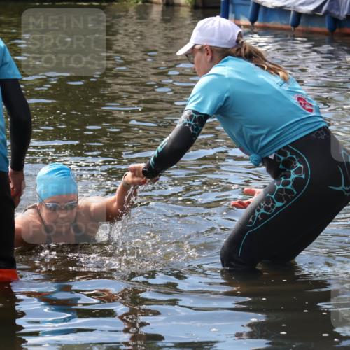 31.08.2025 - Elbe Triathlon Hamburg Luisa Fischer http://msf.ph/oto/8680298 31.08.2025 14:37:54 Schwimmen  meine-sportfotos.de