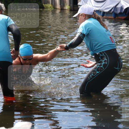 31.08.2025 - Elbe Triathlon Hamburg Luisa Fischer http://msf.ph/oto/8680299 31.08.2025 14:37:54 Schwimmen  meine-sportfotos.de