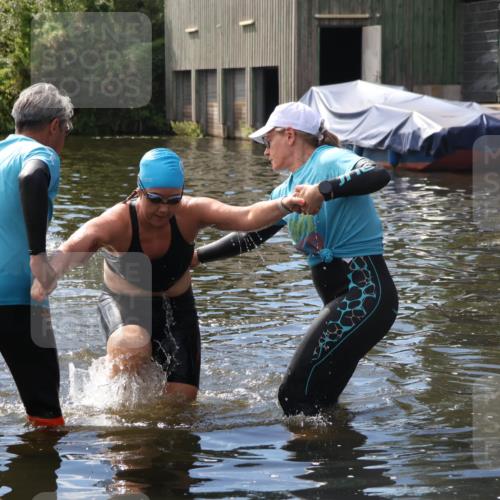 31.08.2025 - Elbe Triathlon Hamburg Luisa Fischer http://msf.ph/oto/8680305 31.08.2025 14:37:55 Schwimmen  meine-sportfotos.de
