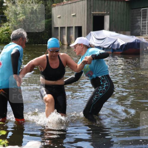 31.08.2025 - Elbe Triathlon Hamburg Luisa Fischer http://msf.ph/oto/8680307 31.08.2025 14:37:56 Schwimmen  meine-sportfotos.de