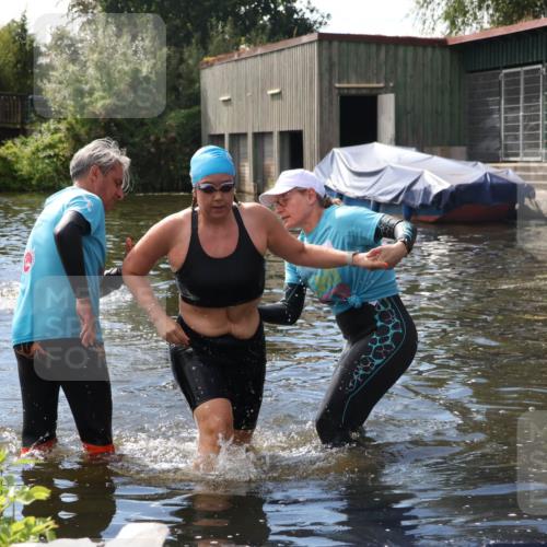 31.08.2025 - Elbe Triathlon Hamburg Luisa Fischer http://msf.ph/oto/8680310 31.08.2025 14:37:56 Schwimmen  meine-sportfotos.de