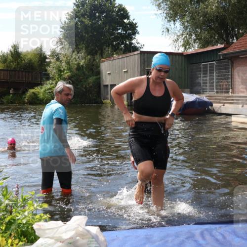 31.08.2025 - Elbe Triathlon Hamburg Luisa Fischer http://msf.ph/oto/8680314 31.08.2025 14:37:57 Schwimmen  meine-sportfotos.de