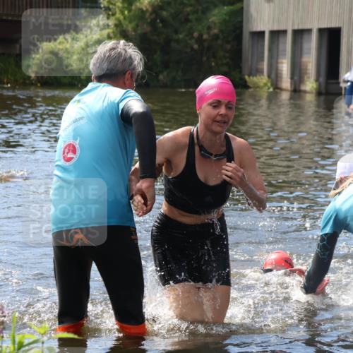 31.08.2025 - Elbe Triathlon Hamburg Luisa Fischer http://msf.ph/oto/8680329 31.08.2025 14:38:04 Schwimmen  meine-sportfotos.de