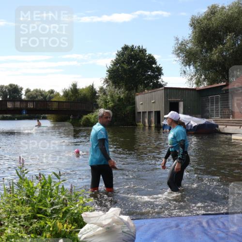 31.08.2025 - Elbe Triathlon Hamburg Luisa Fischer http://msf.ph/oto/8680347 31.08.2025 14:38:07 Schwimmen  meine-sportfotos.de