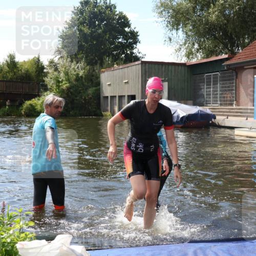 31.08.2025 - Elbe Triathlon Hamburg Luisa Fischer http://msf.ph/oto/8680356 31.08.2025 14:38:19 Schwimmen  meine-sportfotos.de