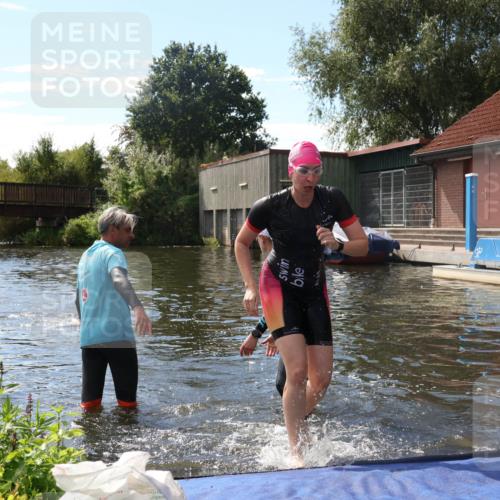 31.08.2025 - Elbe Triathlon Hamburg Luisa Fischer http://msf.ph/oto/8680359 31.08.2025 14:38:19 Schwimmen  meine-sportfotos.de