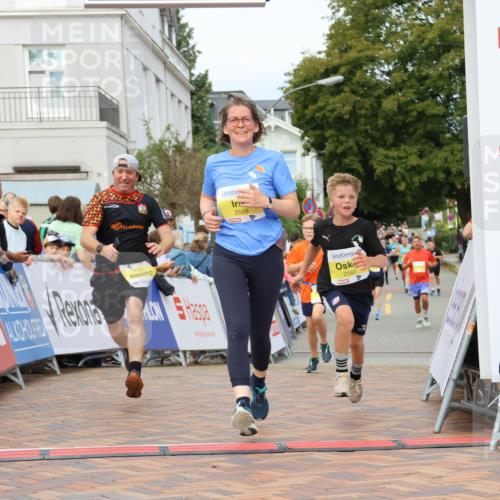 31.08.2025 - 21. Blankeneser Heldenlauf Strokosch-Dieckow http://msf.ph/oto/8680365 31.08.2025 10:30:36 Ziel 2560, 2106, 2599, 2102 meine-sportfotos.de