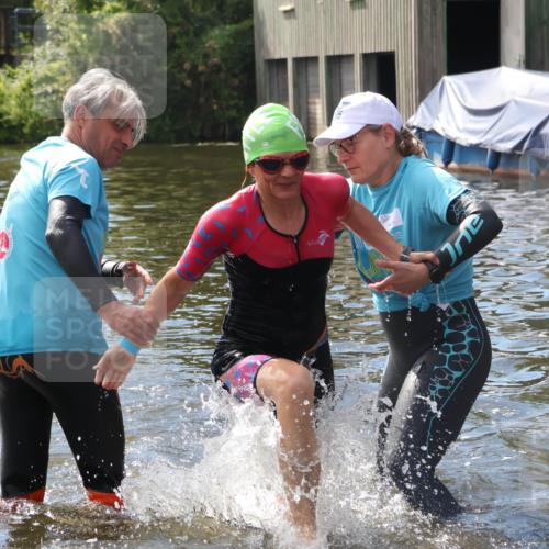 31.08.2025 - Elbe Triathlon Hamburg Luisa Fischer http://msf.ph/oto/8680389 31.08.2025 14:38:45 Schwimmen  meine-sportfotos.de