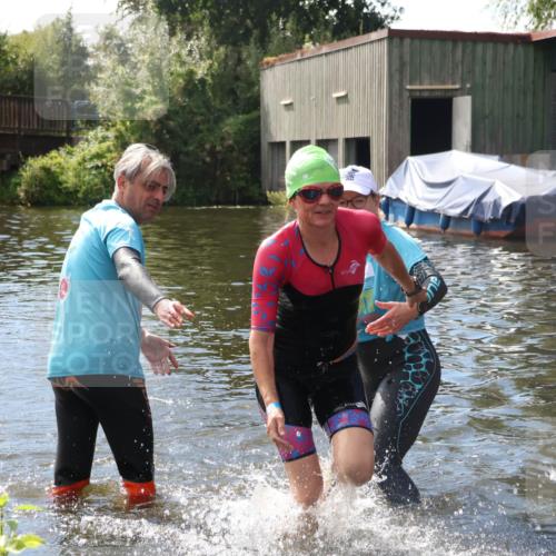31.08.2025 - Elbe Triathlon Hamburg Luisa Fischer http://msf.ph/oto/8680392 31.08.2025 14:38:45 Schwimmen  meine-sportfotos.de