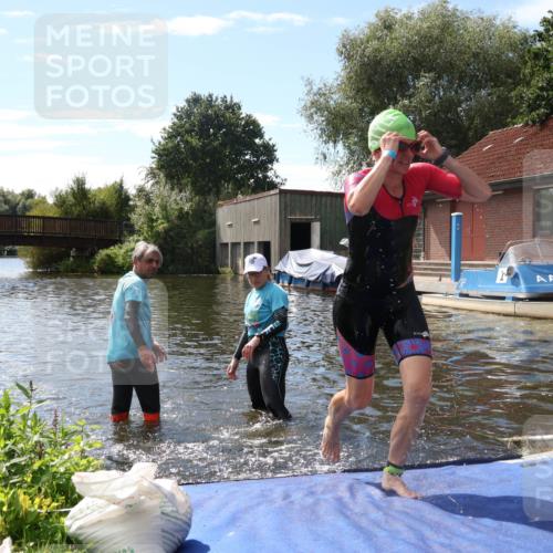 31.08.2025 - Elbe Triathlon Hamburg Luisa Fischer http://msf.ph/oto/8680396 31.08.2025 14:38:46 Schwimmen  meine-sportfotos.de