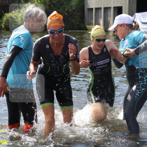 31.08.2025 - Elbe Triathlon Hamburg Luisa Fischer http://msf.ph/oto/8680413 31.08.2025 14:39:40 Schwimmen  meine-sportfotos.de
