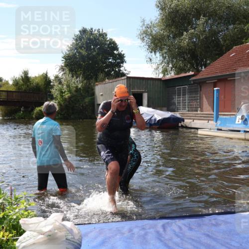 31.08.2025 - Elbe Triathlon Hamburg Luisa Fischer http://msf.ph/oto/8680430 31.08.2025 14:40:11 Schwimmen  meine-sportfotos.de