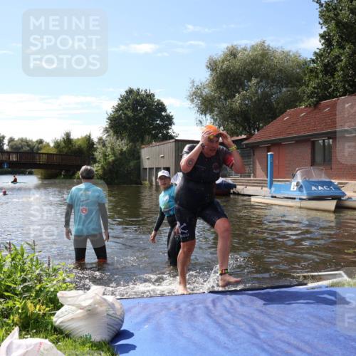 31.08.2025 - Elbe Triathlon Hamburg Luisa Fischer http://msf.ph/oto/8680433 31.08.2025 14:40:12 Schwimmen  meine-sportfotos.de