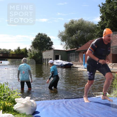 31.08.2025 - Elbe Triathlon Hamburg Luisa Fischer http://msf.ph/oto/8680438 31.08.2025 14:40:13 Schwimmen  meine-sportfotos.de