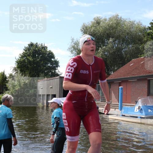 31.08.2025 - Elbe Triathlon Hamburg Luisa Fischer http://msf.ph/oto/8680439 31.08.2025 14:40:38 Schwimmen  meine-sportfotos.de
