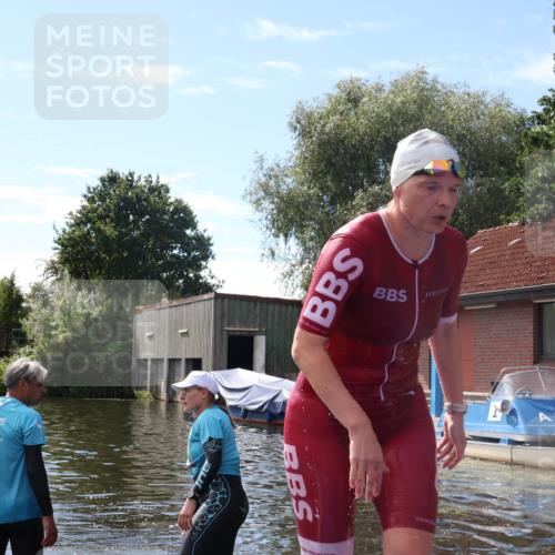 31.08.2025 - Elbe Triathlon Hamburg Luisa Fischer http://msf.ph/oto/8680441 31.08.2025 14:40:39 Schwimmen  meine-sportfotos.de