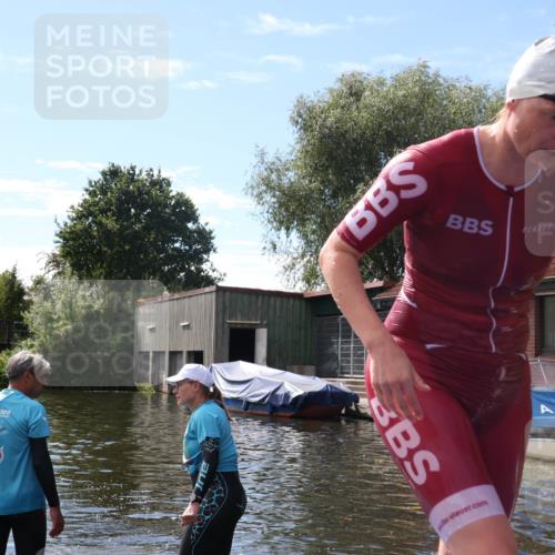 31.08.2025 - Elbe Triathlon Hamburg Luisa Fischer http://msf.ph/oto/8680443 31.08.2025 14:40:39 Schwimmen  meine-sportfotos.de