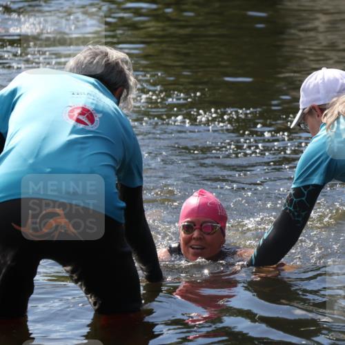 31.08.2025 - Elbe Triathlon Hamburg Luisa Fischer http://msf.ph/oto/8680450 31.08.2025 14:42:06 Schwimmen  meine-sportfotos.de