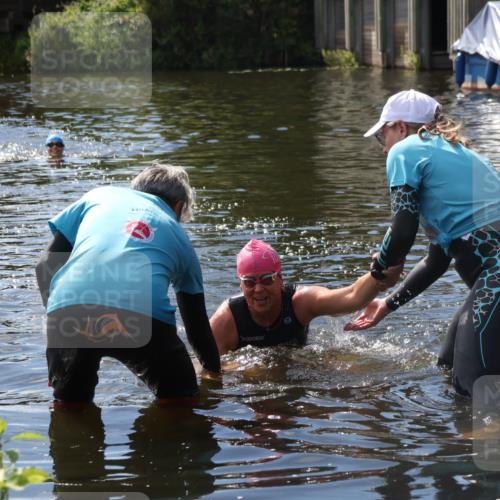 31.08.2025 - Elbe Triathlon Hamburg Luisa Fischer http://msf.ph/oto/8680456 31.08.2025 14:42:07 Schwimmen  meine-sportfotos.de