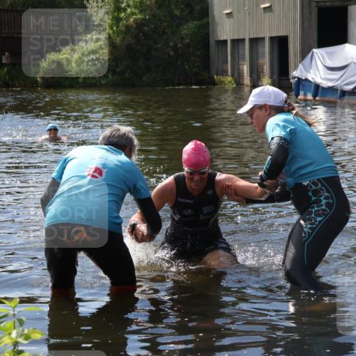 31.08.2025 - Elbe Triathlon Hamburg Luisa Fischer http://msf.ph/oto/8680457 31.08.2025 14:42:07 Schwimmen  meine-sportfotos.de