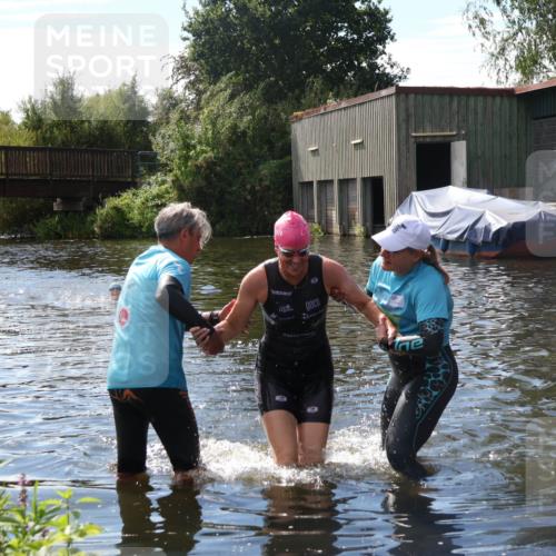 31.08.2025 - Elbe Triathlon Hamburg Luisa Fischer http://msf.ph/oto/8680460 31.08.2025 14:42:08 Schwimmen  meine-sportfotos.de