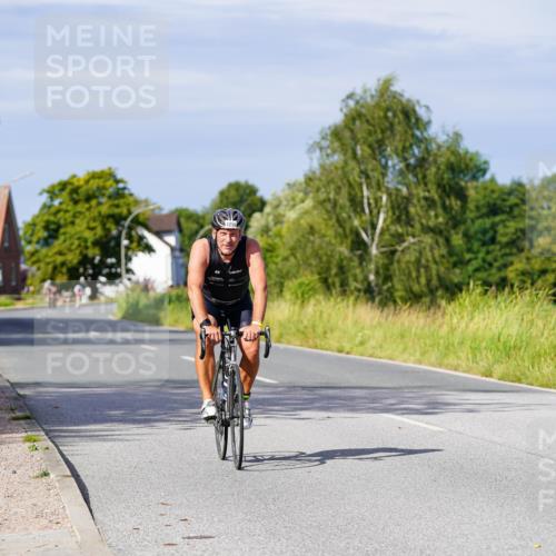 31.08.2025 - Elbe Triathlon Hamburg Michael Burmester http://msf.ph/oto/8680461 31.08.2025 10:43:34 Radfahren 1256 meine-sportfotos.de