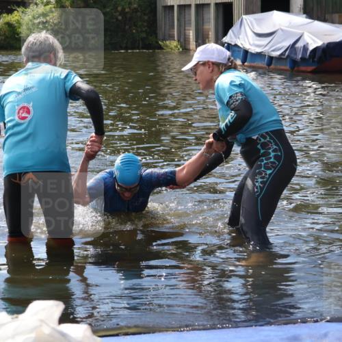 31.08.2025 - Elbe Triathlon Hamburg Luisa Fischer http://msf.ph/oto/8680485 31.08.2025 14:42:50 Schwimmen  meine-sportfotos.de