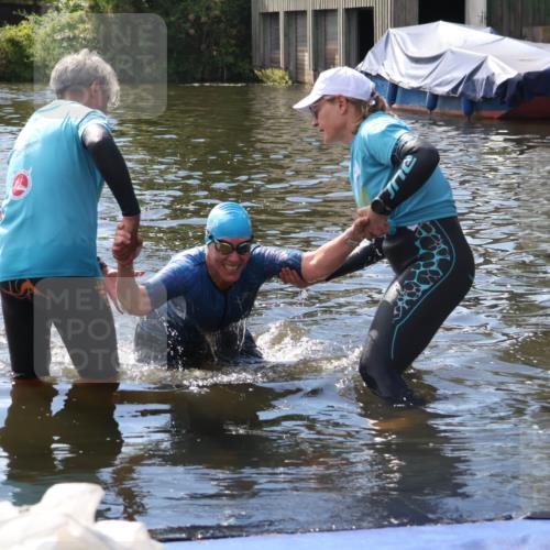 31.08.2025 - Elbe Triathlon Hamburg Luisa Fischer http://msf.ph/oto/8680486 31.08.2025 14:42:51 Schwimmen  meine-sportfotos.de
