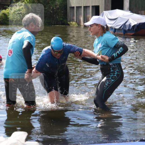 31.08.2025 - Elbe Triathlon Hamburg Luisa Fischer http://msf.ph/oto/8680488 31.08.2025 14:42:51 Schwimmen  meine-sportfotos.de