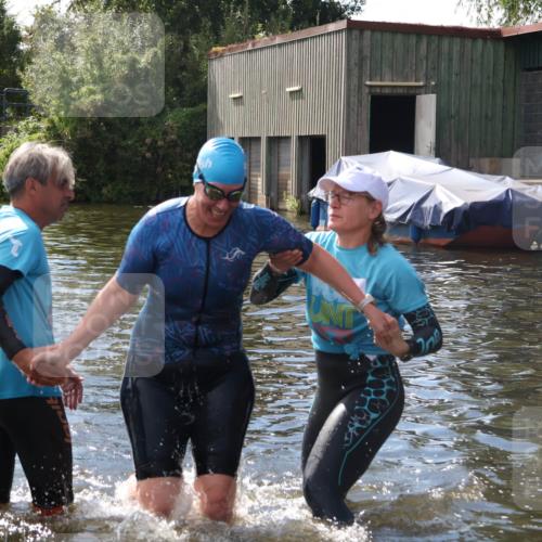 31.08.2025 - Elbe Triathlon Hamburg Luisa Fischer http://msf.ph/oto/8680491 31.08.2025 14:42:52 Schwimmen  meine-sportfotos.de