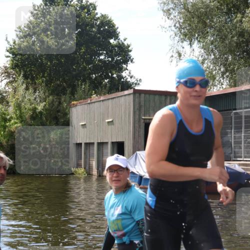 31.08.2025 - Elbe Triathlon Hamburg Luisa Fischer http://msf.ph/oto/8680509 31.08.2025 14:43:11 Schwimmen  meine-sportfotos.de