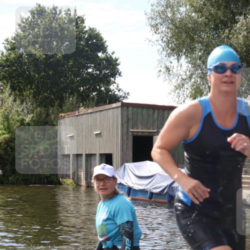 31.08.2025 - Elbe Triathlon Hamburg Luisa Fischer http://msf.ph/oto/8680510 31.08.2025 14:43:12 Schwimmen  meine-sportfotos.de