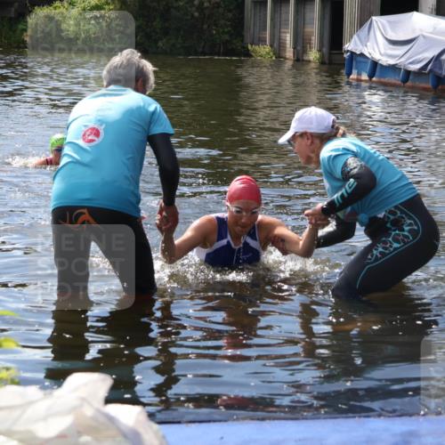 31.08.2025 - Elbe Triathlon Hamburg Luisa Fischer http://msf.ph/oto/8680514 31.08.2025 14:43:48 Schwimmen  meine-sportfotos.de