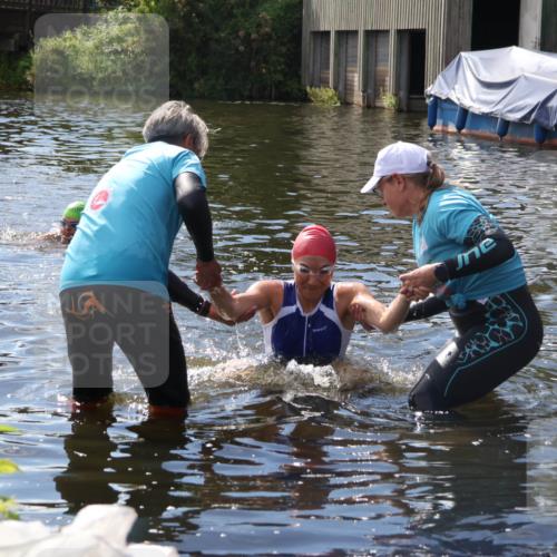 31.08.2025 - Elbe Triathlon Hamburg Luisa Fischer http://msf.ph/oto/8680515 31.08.2025 14:43:48 Schwimmen  meine-sportfotos.de