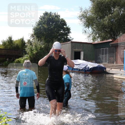 31.08.2025 - Elbe Triathlon Hamburg Luisa Fischer http://msf.ph/oto/8680564 31.08.2025 14:44:59 Schwimmen  meine-sportfotos.de