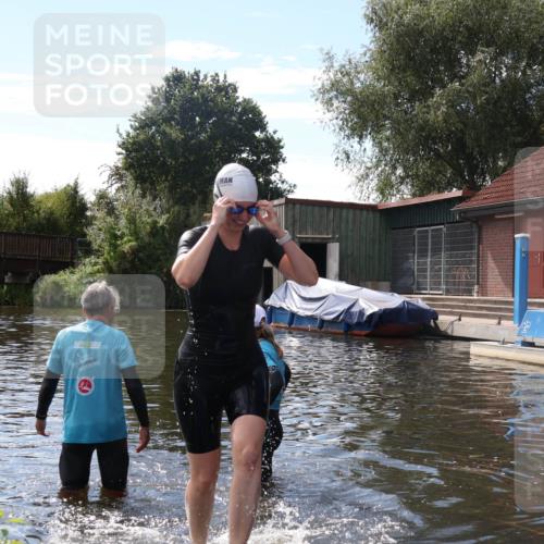 31.08.2025 - Elbe Triathlon Hamburg Luisa Fischer http://msf.ph/oto/8680565 31.08.2025 14:45:00 Schwimmen  meine-sportfotos.de