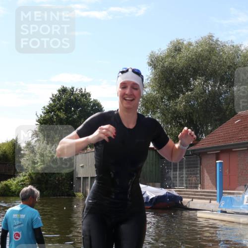 31.08.2025 - Elbe Triathlon Hamburg Luisa Fischer http://msf.ph/oto/8680568 31.08.2025 14:45:01 Schwimmen  meine-sportfotos.de